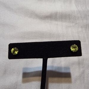 14k Elegant Peridot Stud Earrings